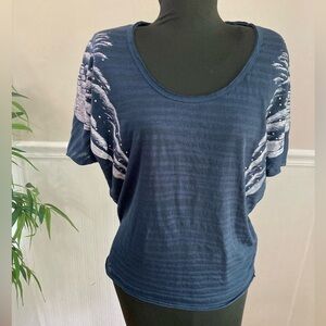 Rock & Republic Women’s Dolman Short‎ Sleeve “Wings” blouse, oversized Small